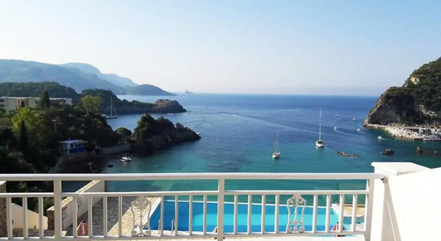Platakia Blu OUTDOOR_POOL