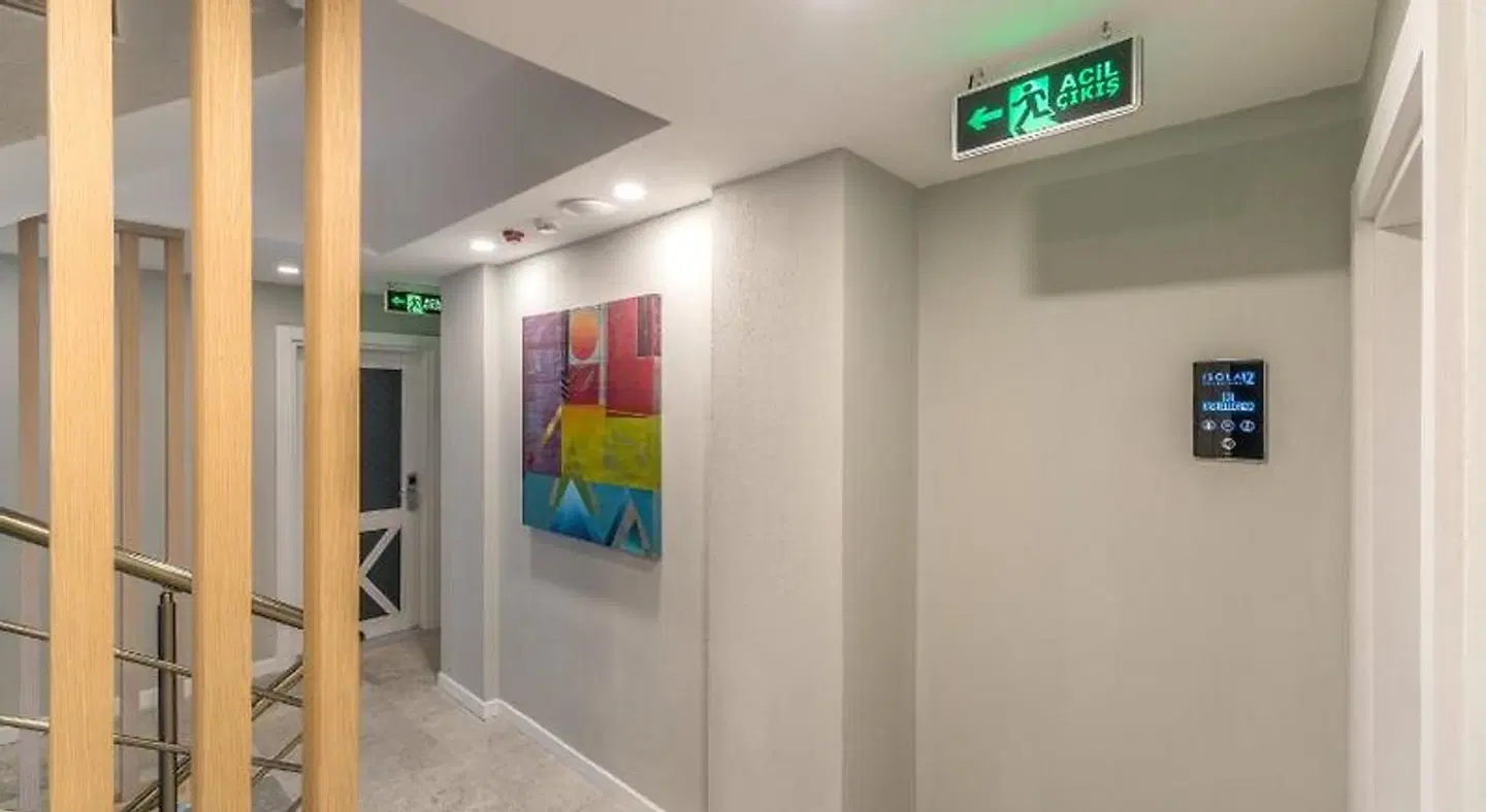 Isola12 LOUNGE_LOBBY