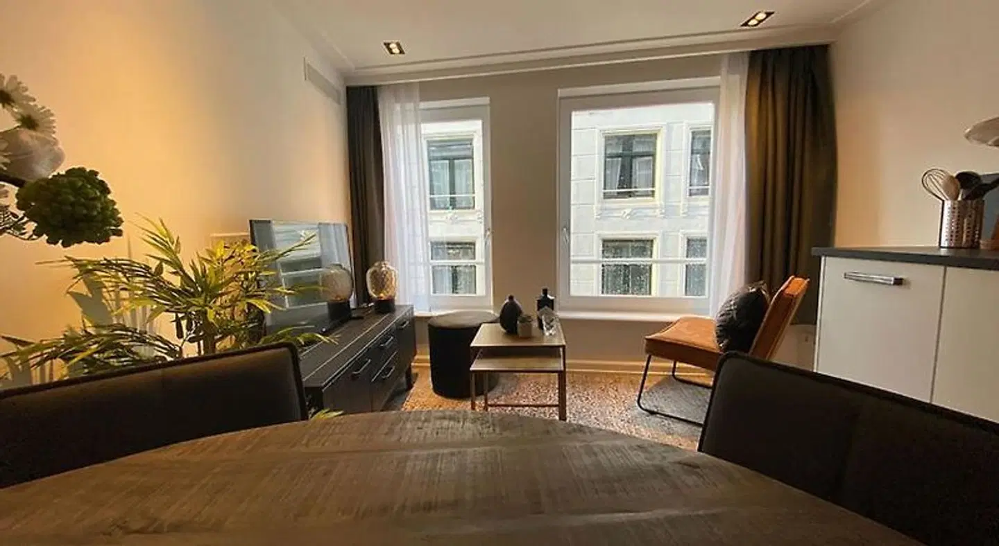 Damrak Short Stay Amsterdam ROOM_EXAMPLE