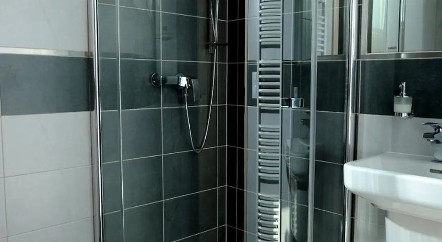 Black Bridge - Hotel Apartment Badezimmer