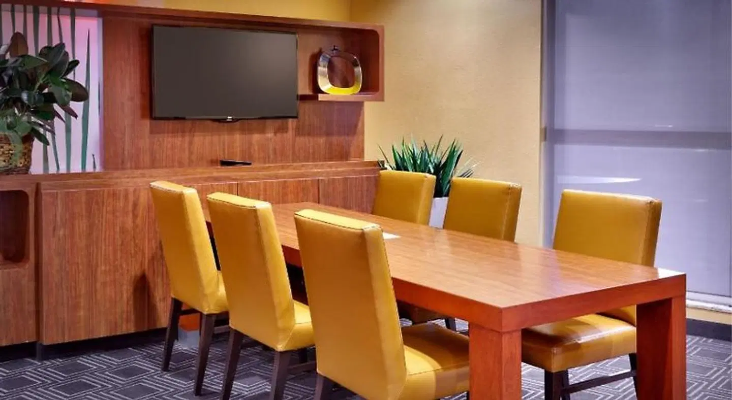 TownePlace Suites by Marriott Dickinson Konferenz