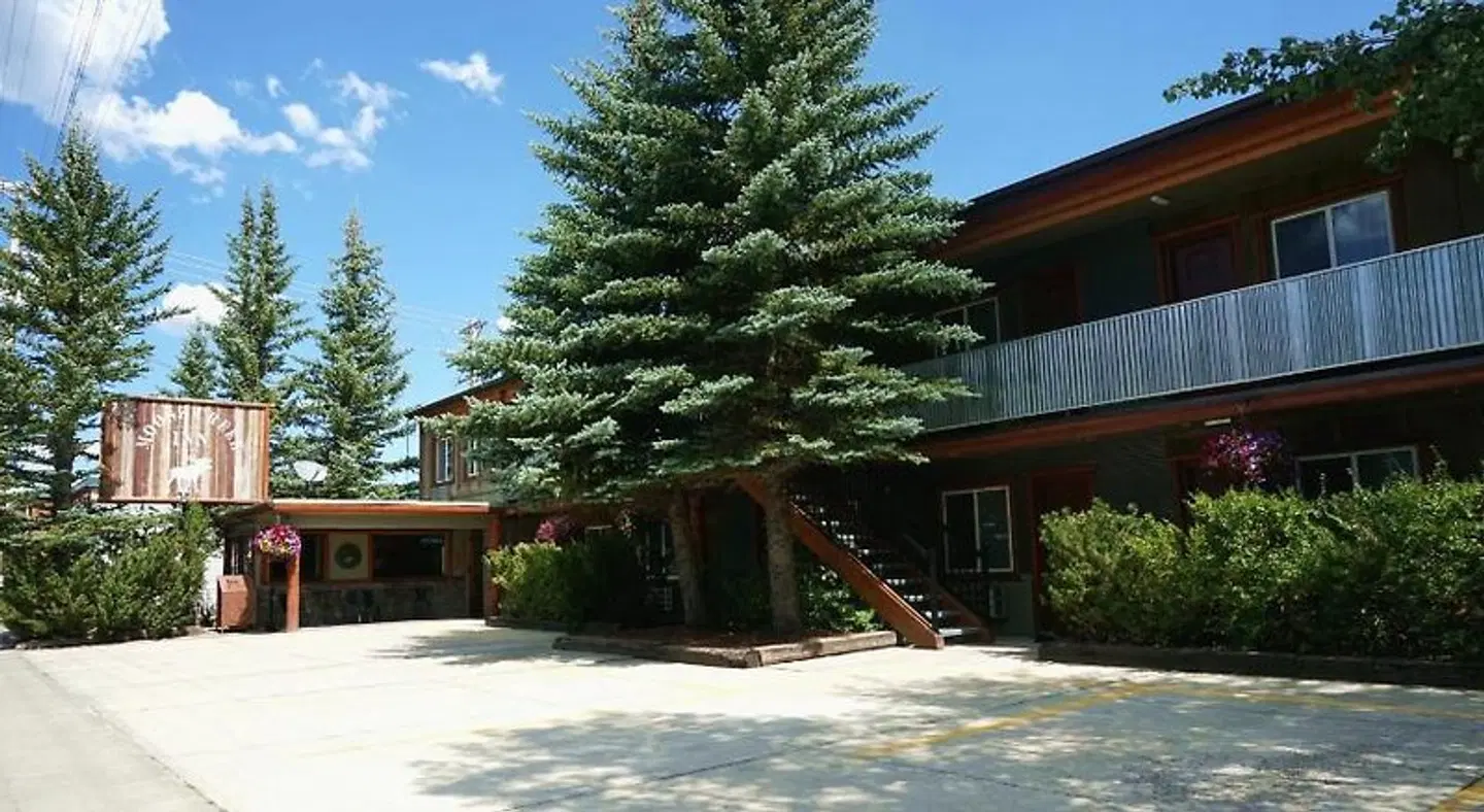 Moose Creek Inn EXTERIOR