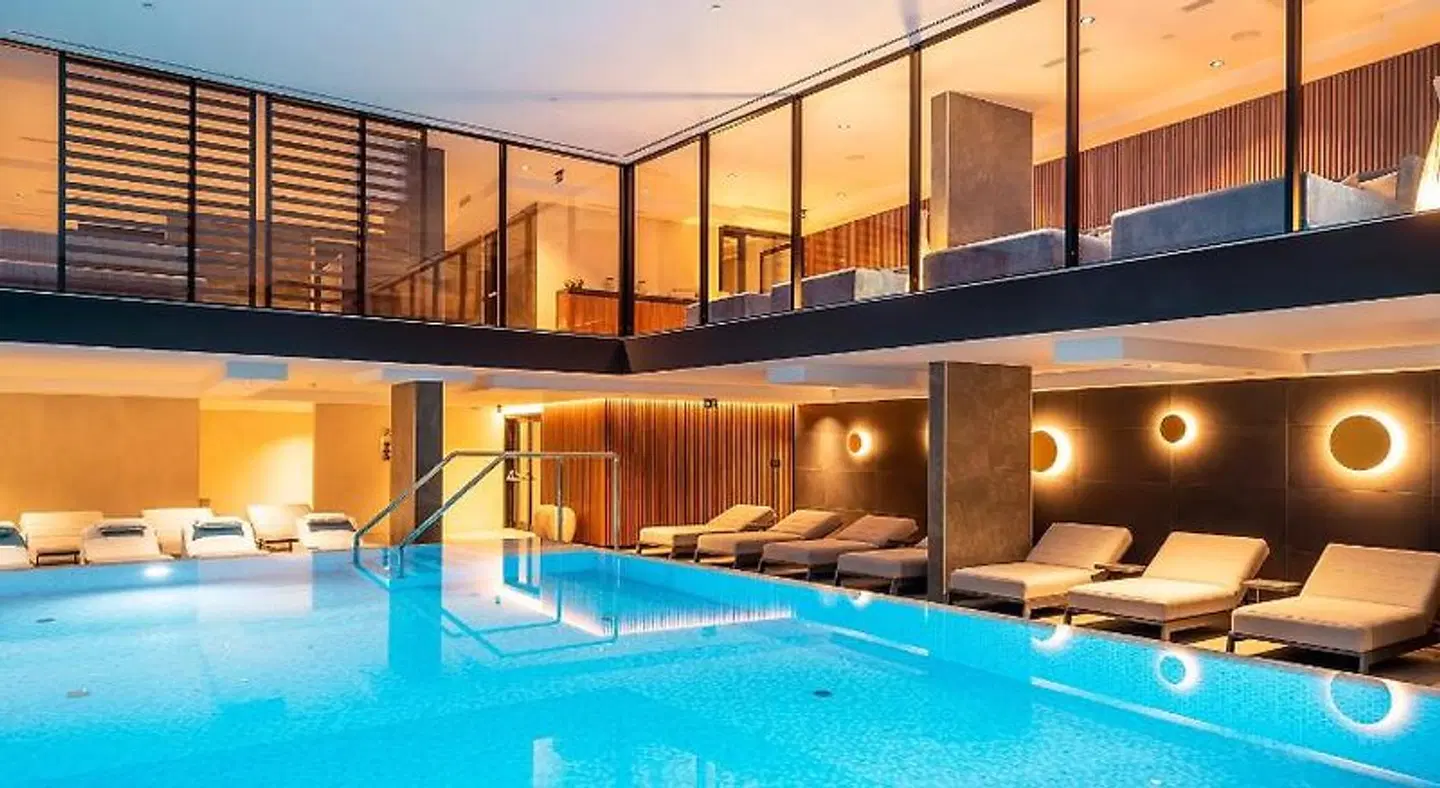Luxury Hotel Riva Hallenbad