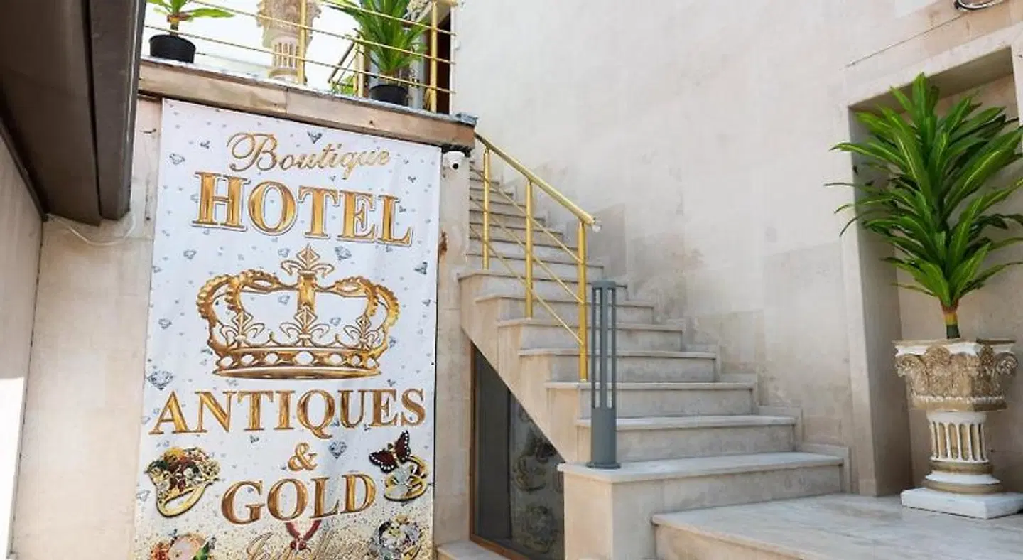 ANTIQUES & GOLD Boutique Hotel EXTERIOR