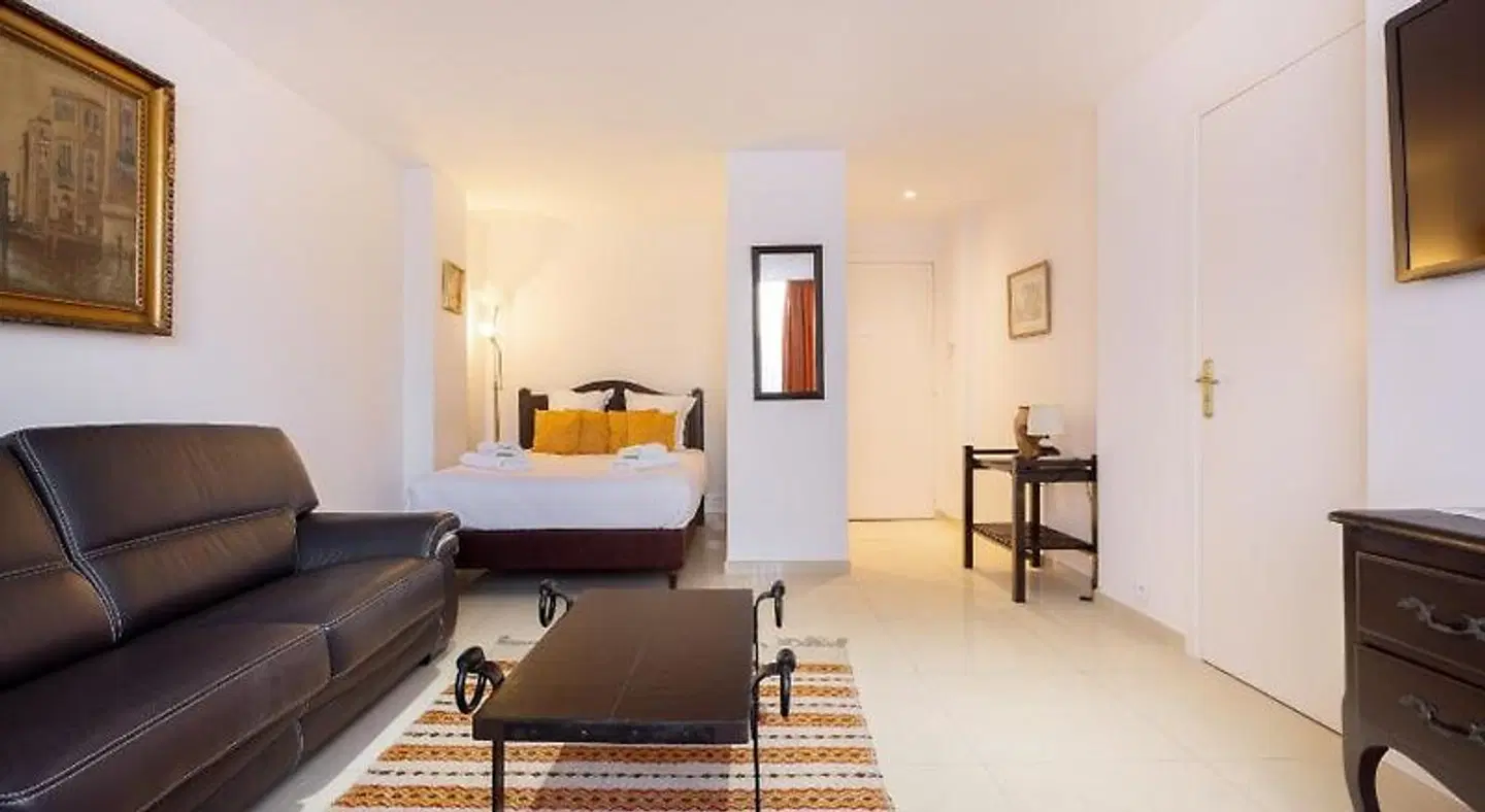 Residences du Grand Hotel by YELLOW CANNES ROOM_EXAMPLE