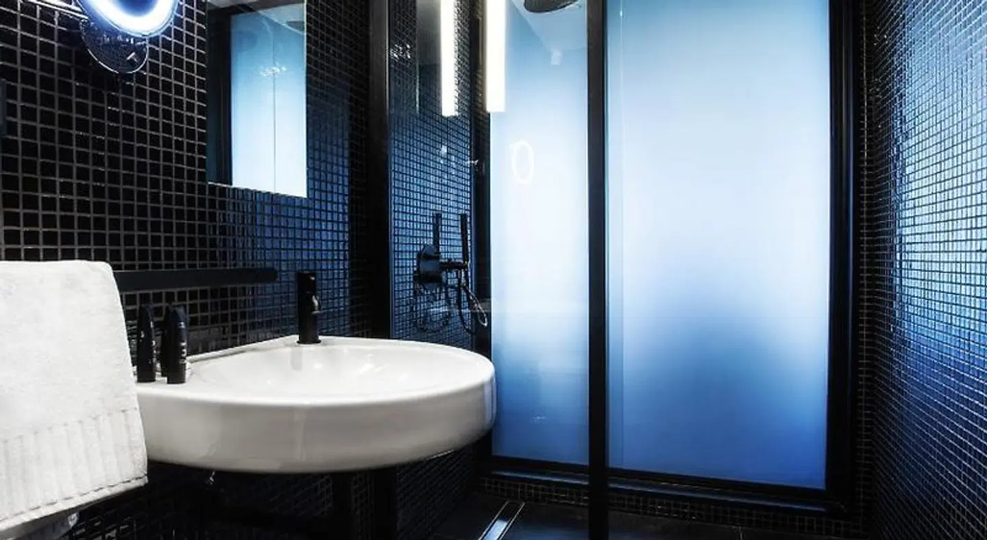 The Loft Hotel Adults Only Badezimmer