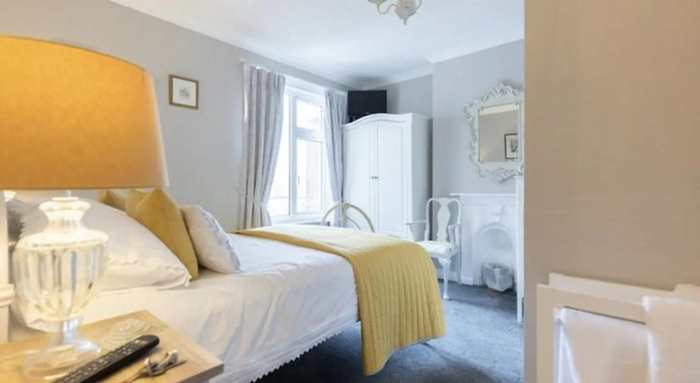 Albury House ROOM_EXAMPLE
