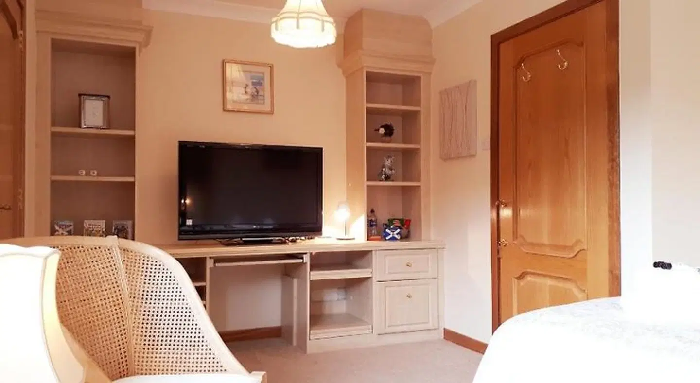 High March ROOM_EXAMPLE