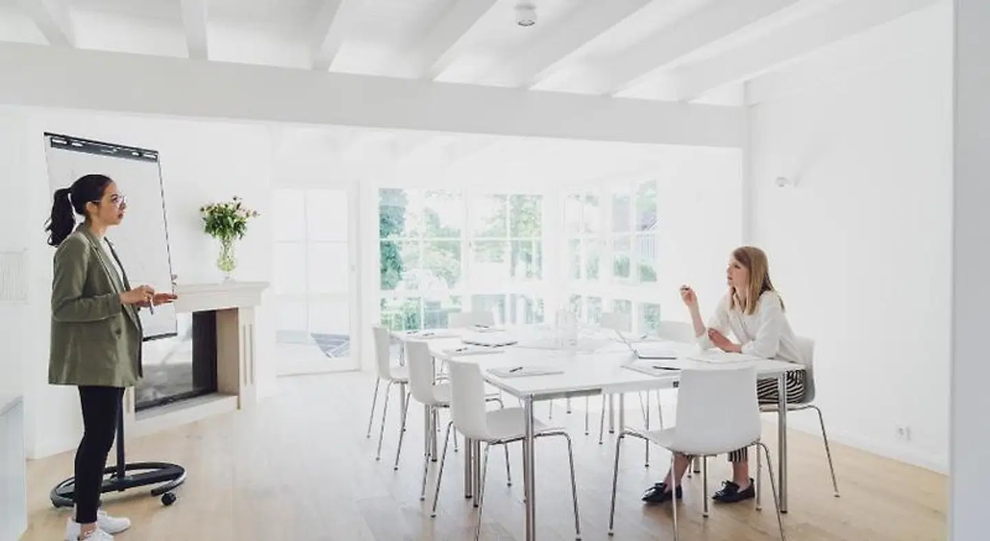 CARALEON Hotel Restaurant Bar