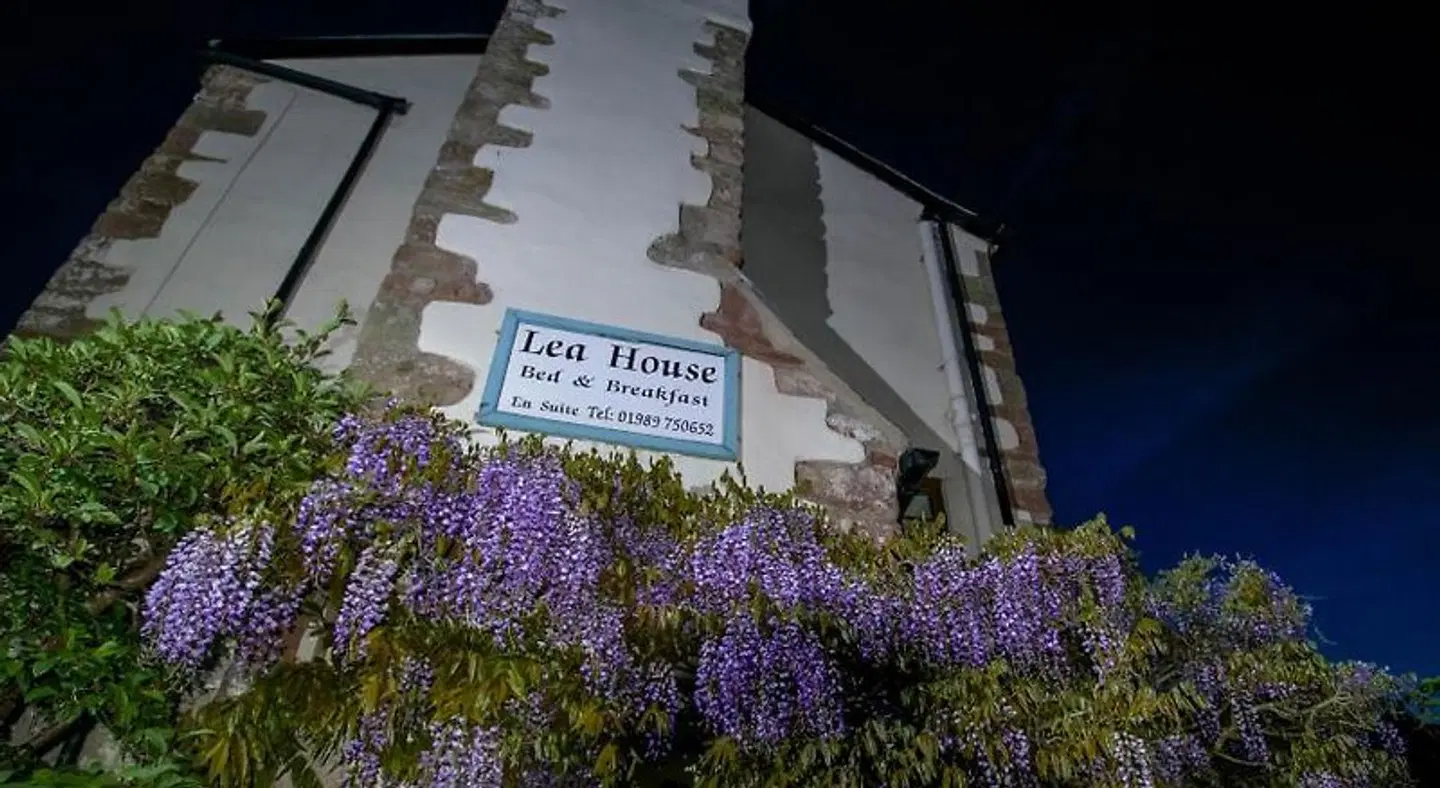 Lea House Bed and Breakfast EXTERIOR