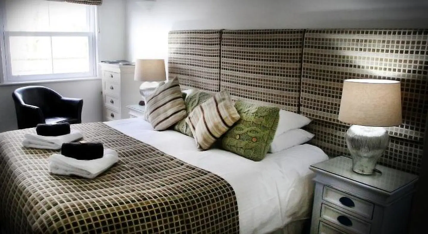 TOWNHOUSE ROOMS ROOM_EXAMPLE