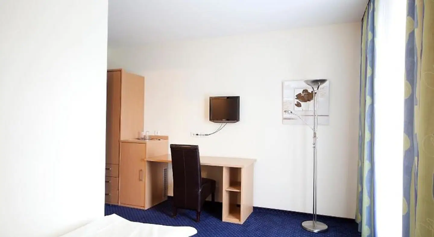 City ROOM_EXAMPLE