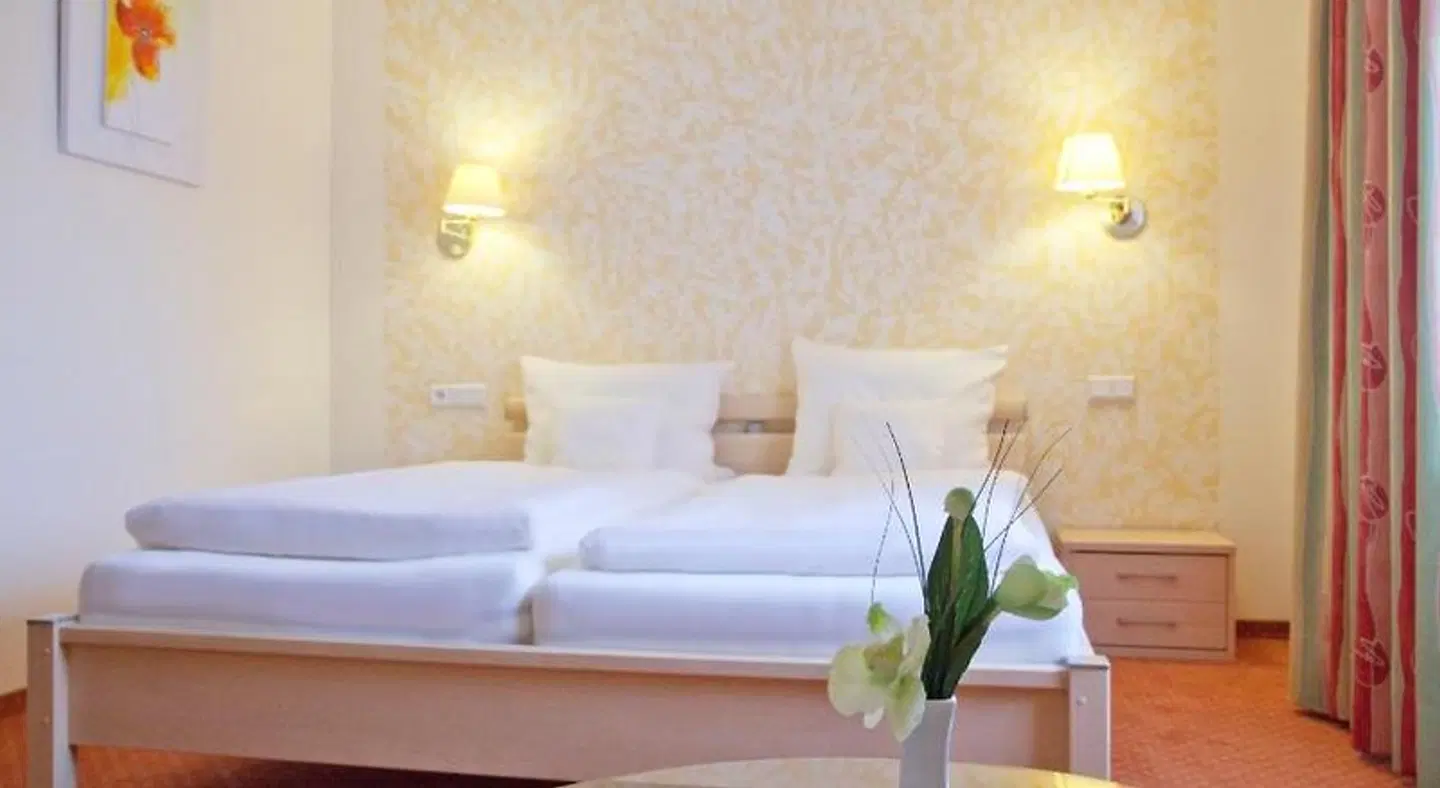 City ROOM_EXAMPLE