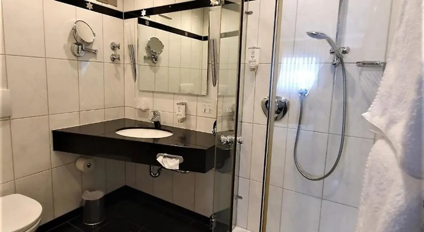 Zur Dreispitz Badezimmer