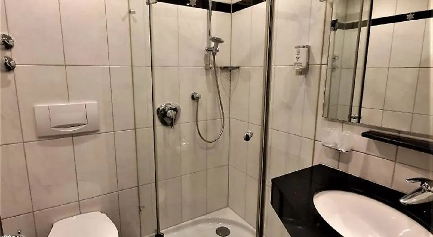 Zur Dreispitz Badezimmer