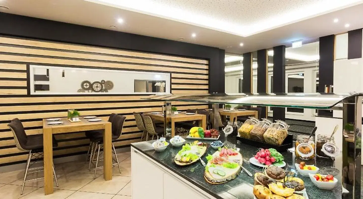 SKY Hotel Cloppenburg Restaurant
