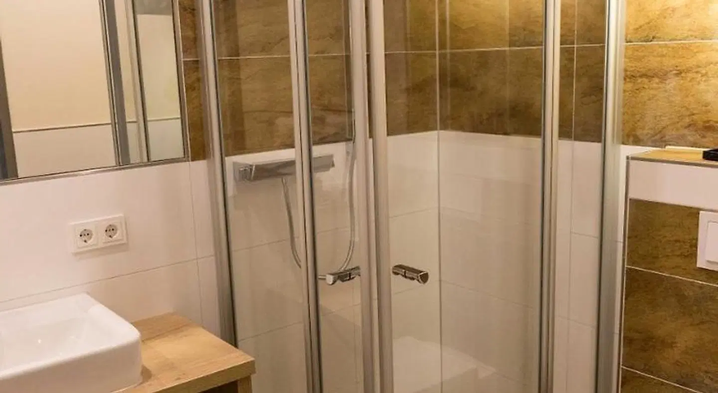 SKY Hotel Cloppenburg Badezimmer
