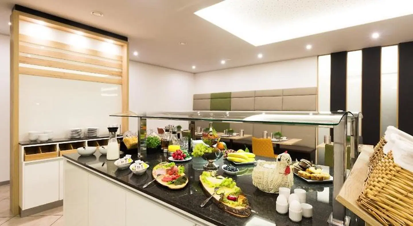 SKY Hotel Cloppenburg Restaurant