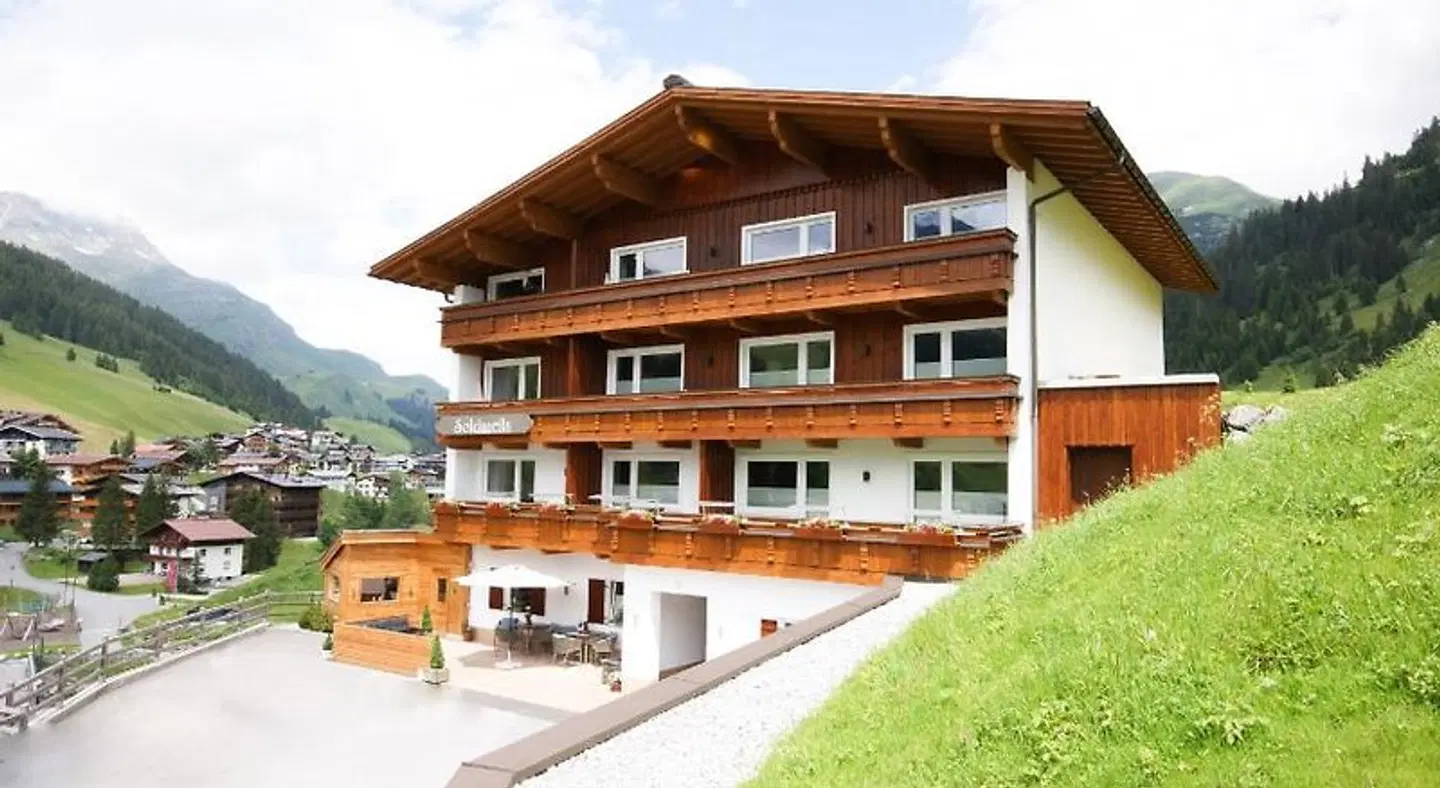 Soldanella EXTERIOR