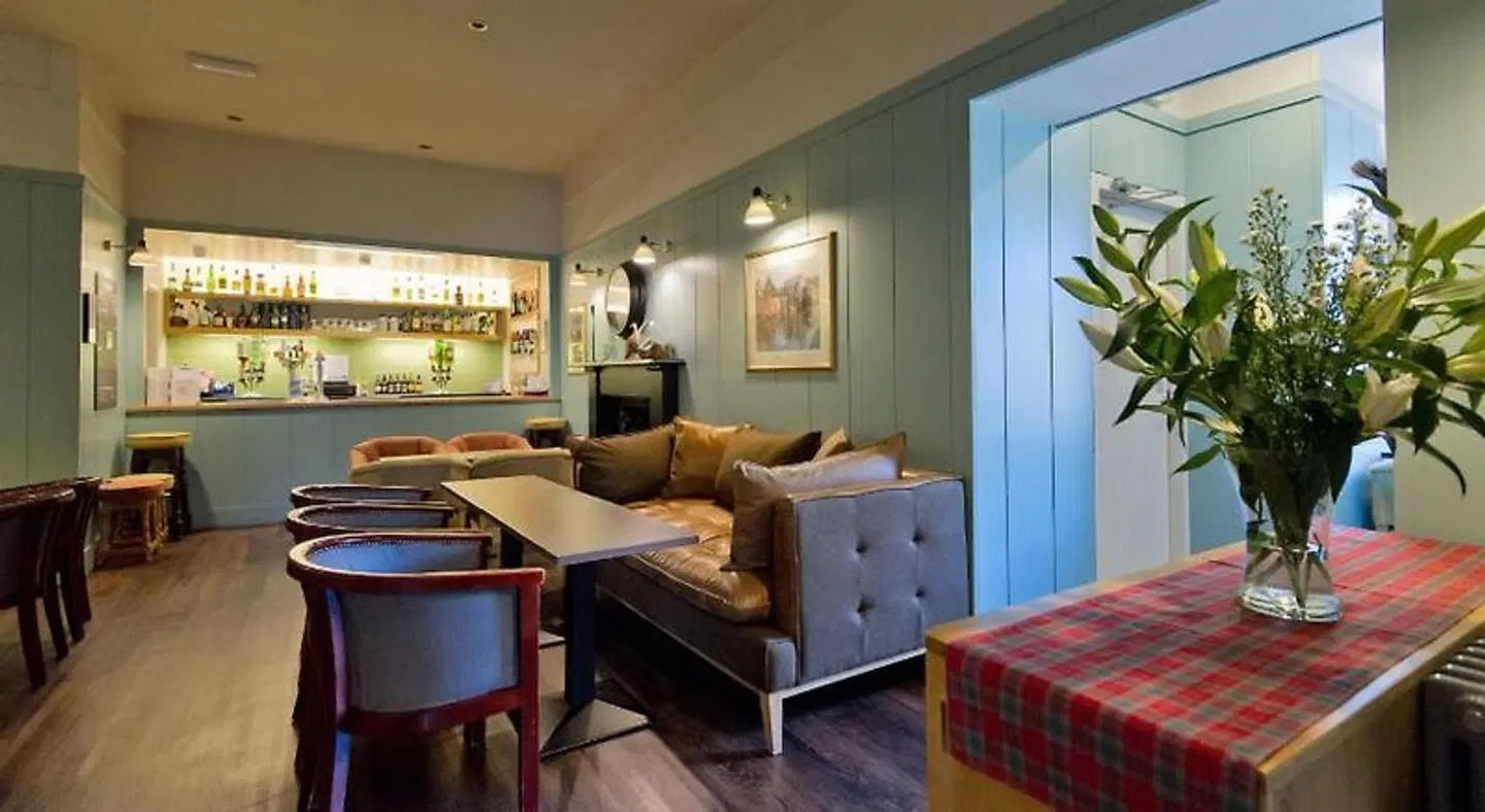 Station Hotel ROOM_EXAMPLE