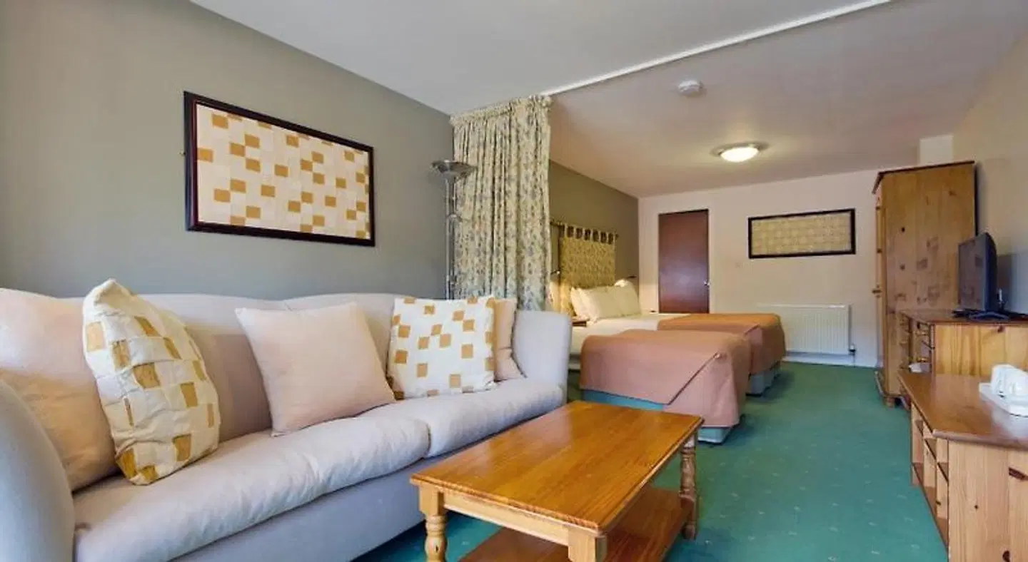 Station Hotel ROOM_EXAMPLE