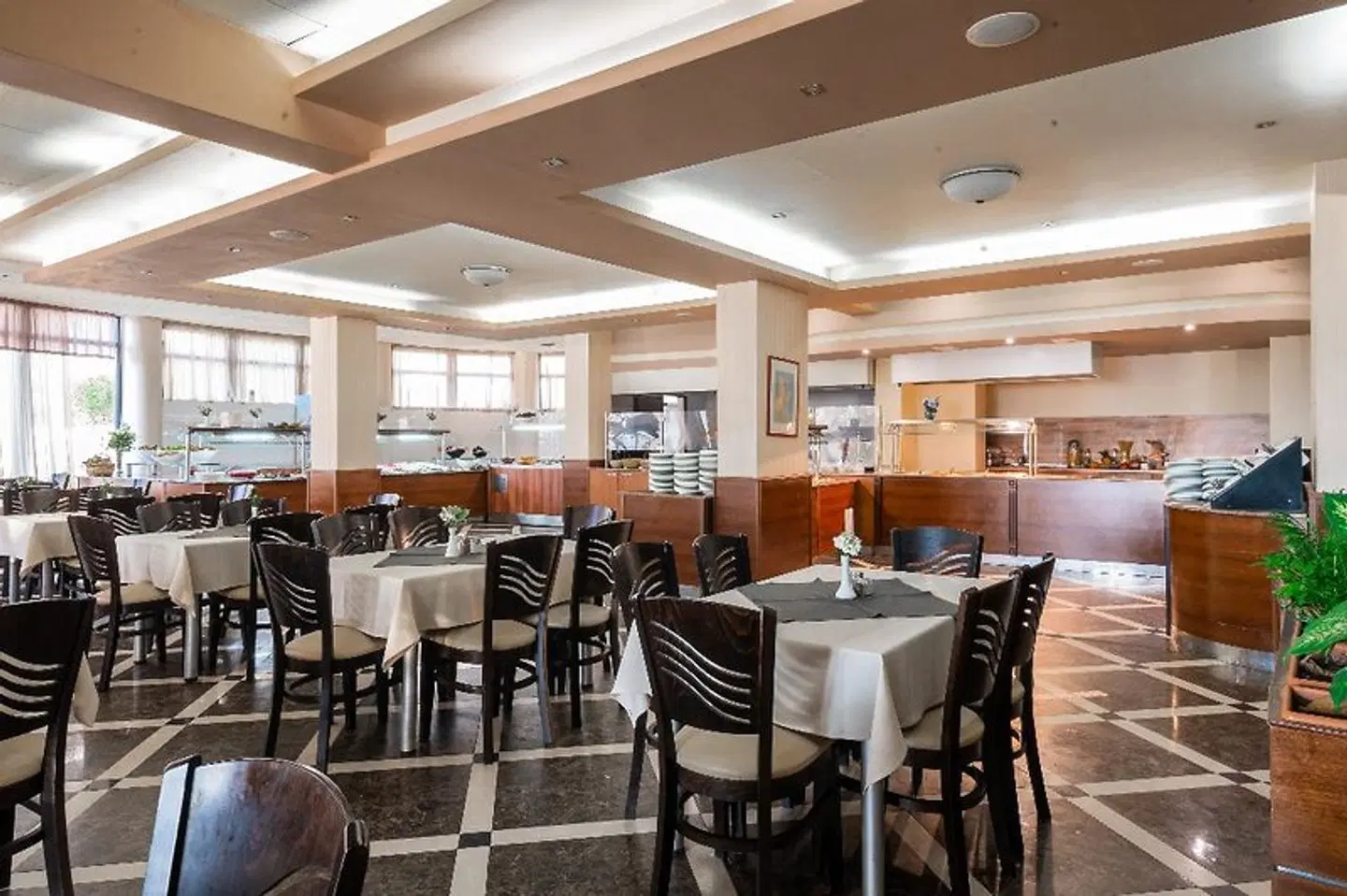 Vemara Beach Restaurant