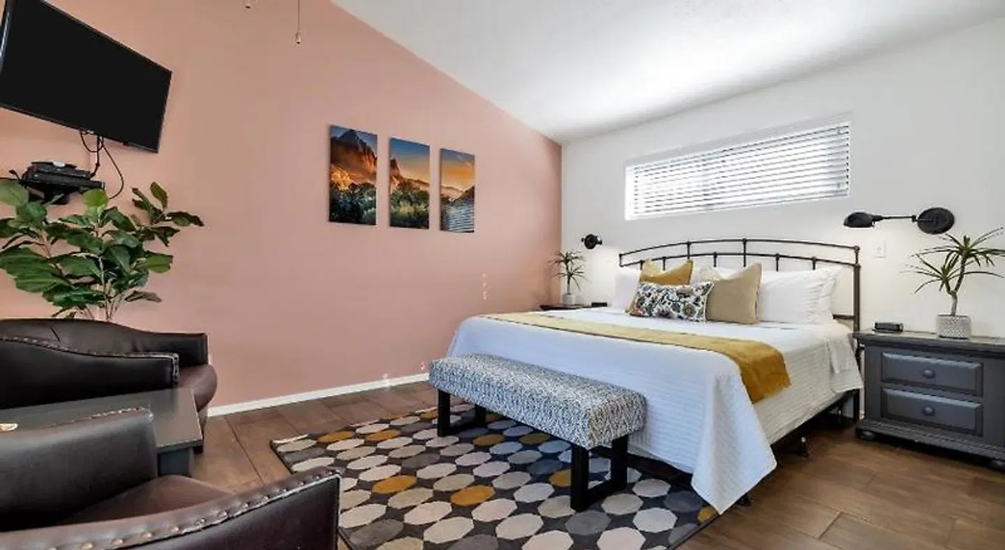 Red Rock Inn ROOM_EXAMPLE