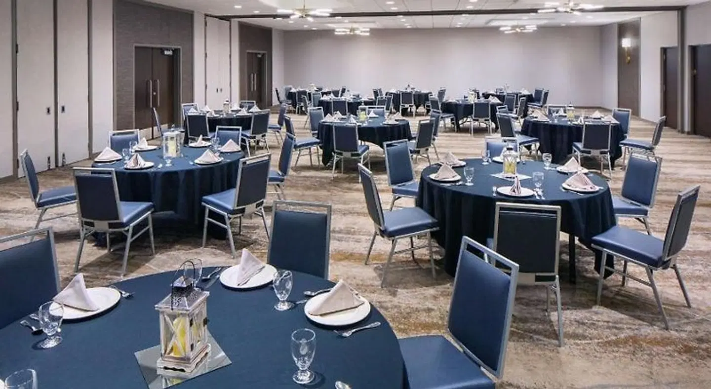 DoubleTree by Hilton Ann Arbor North Restaurant