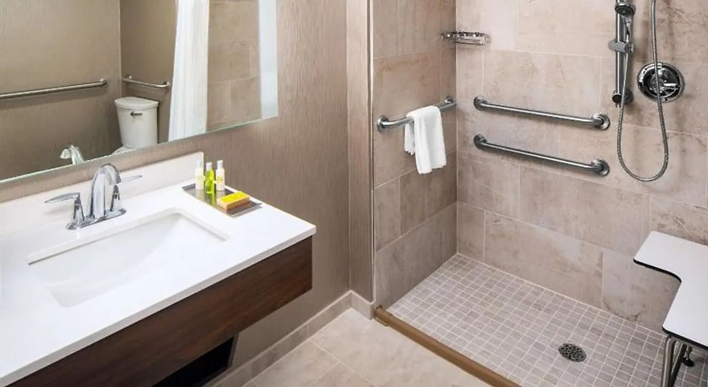 DoubleTree by Hilton Ann Arbor North Badezimmer