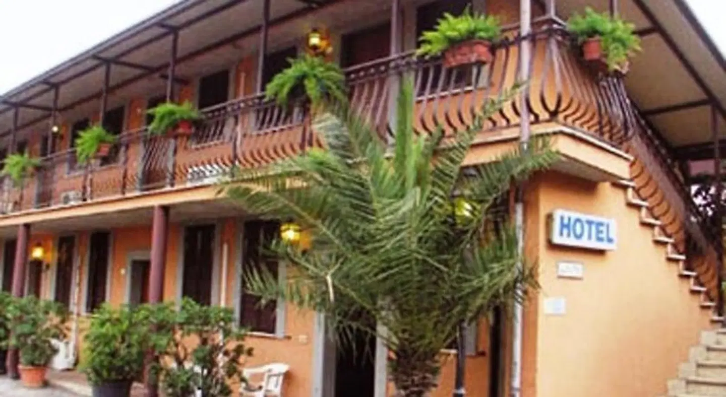La Locanda Del Borgo EXTERIOR