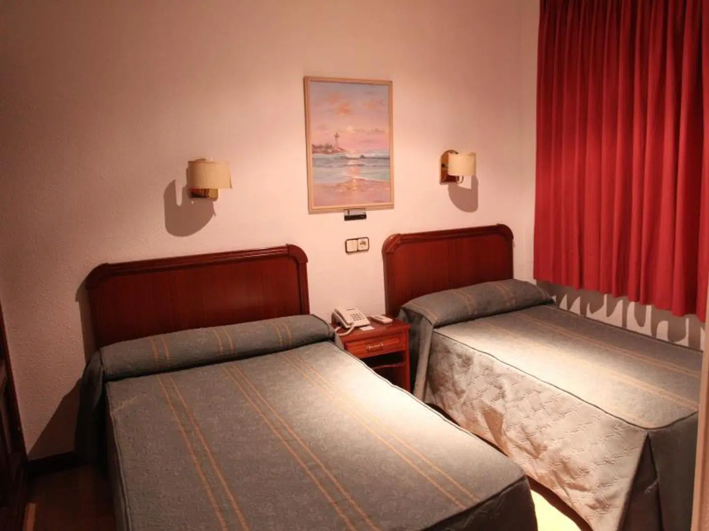 Alojamiento Carrera ROOM_EXAMPLE
