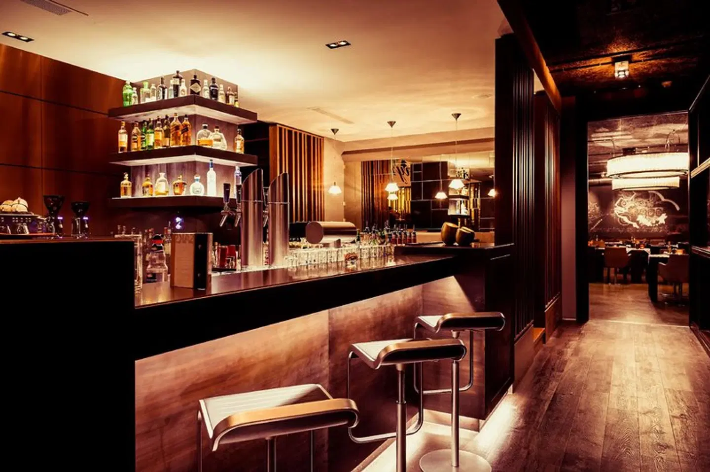 SAKS Bar