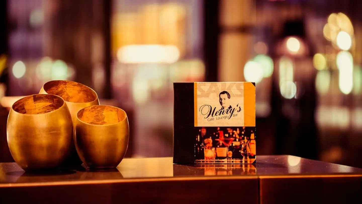 SAKS Bar