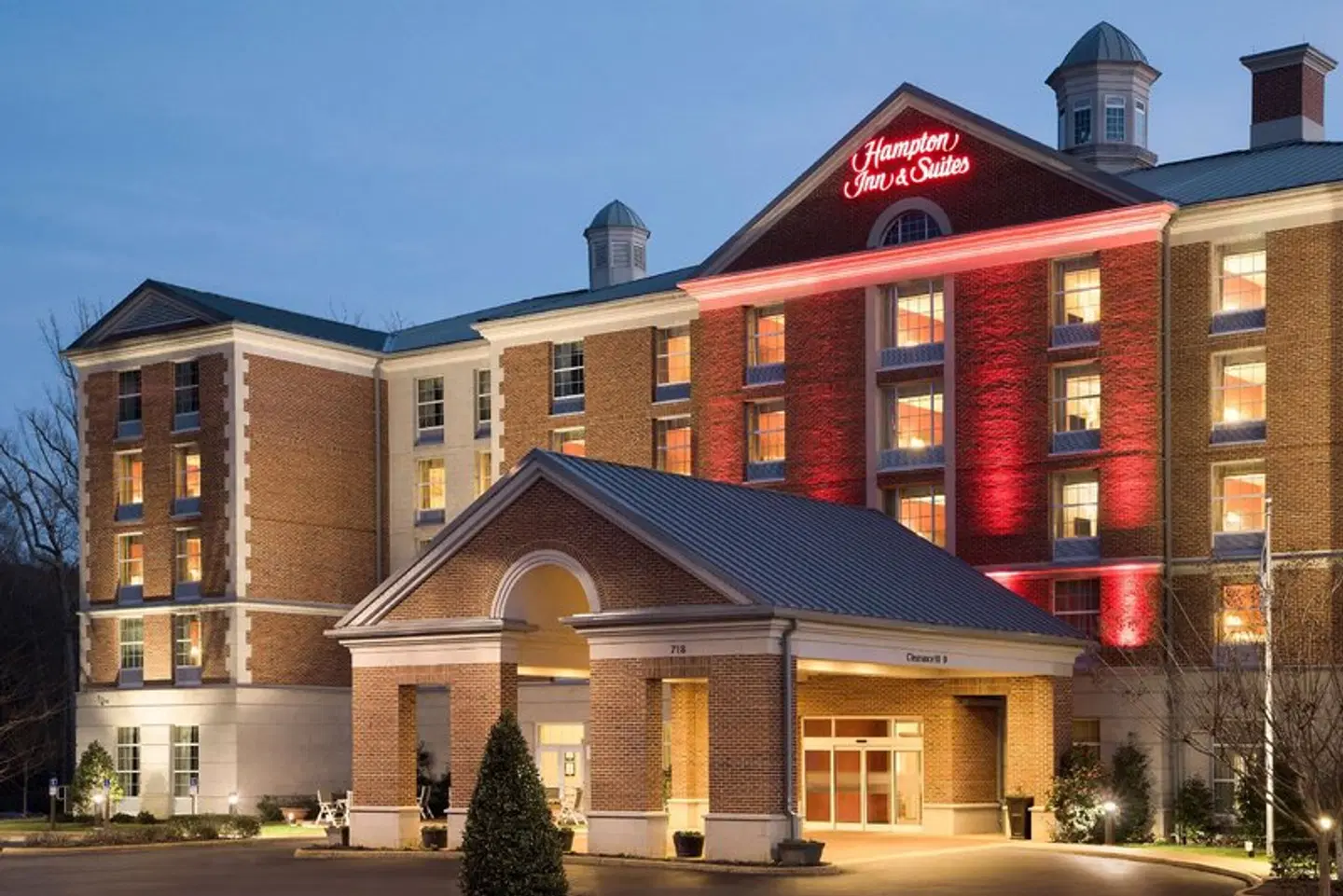 Hampton Inn & Suites Williamsburg-Central EXTERIOR