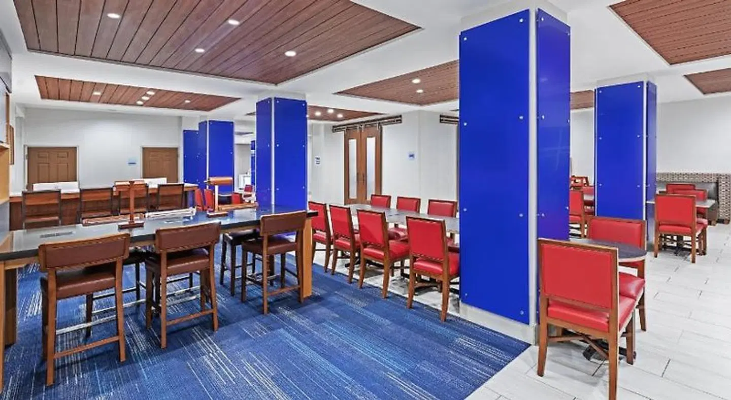 Holiday Inn Express & Suites Houston Space Ctr - Clear Lake by IHG Bar