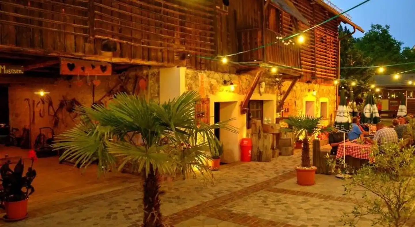 Rausch Lobby