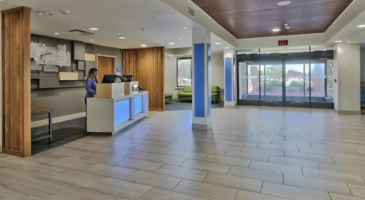 Holiday Inn Express & Suites Albuquerque Historic Old Town by IHG LOUNGE_LOBBY