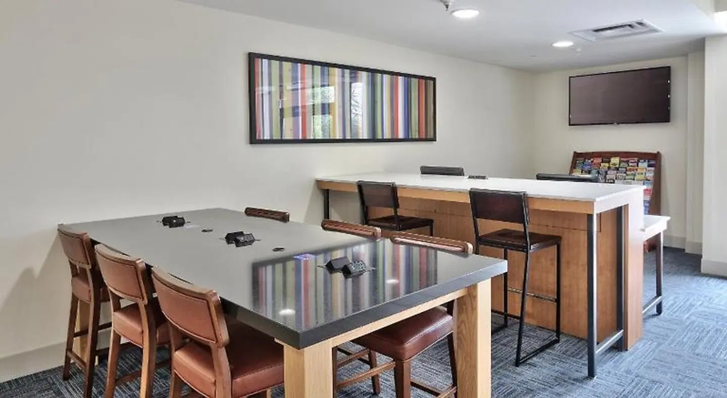 Holiday Inn Express & Suites Albuquerque Historic Old Town by IHG Konferenz