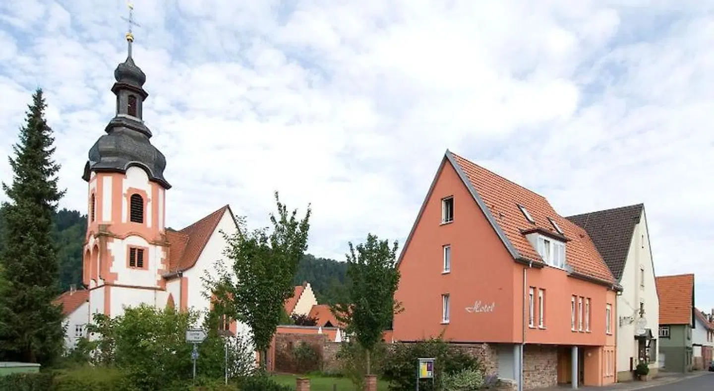 Franz EXTERIOR