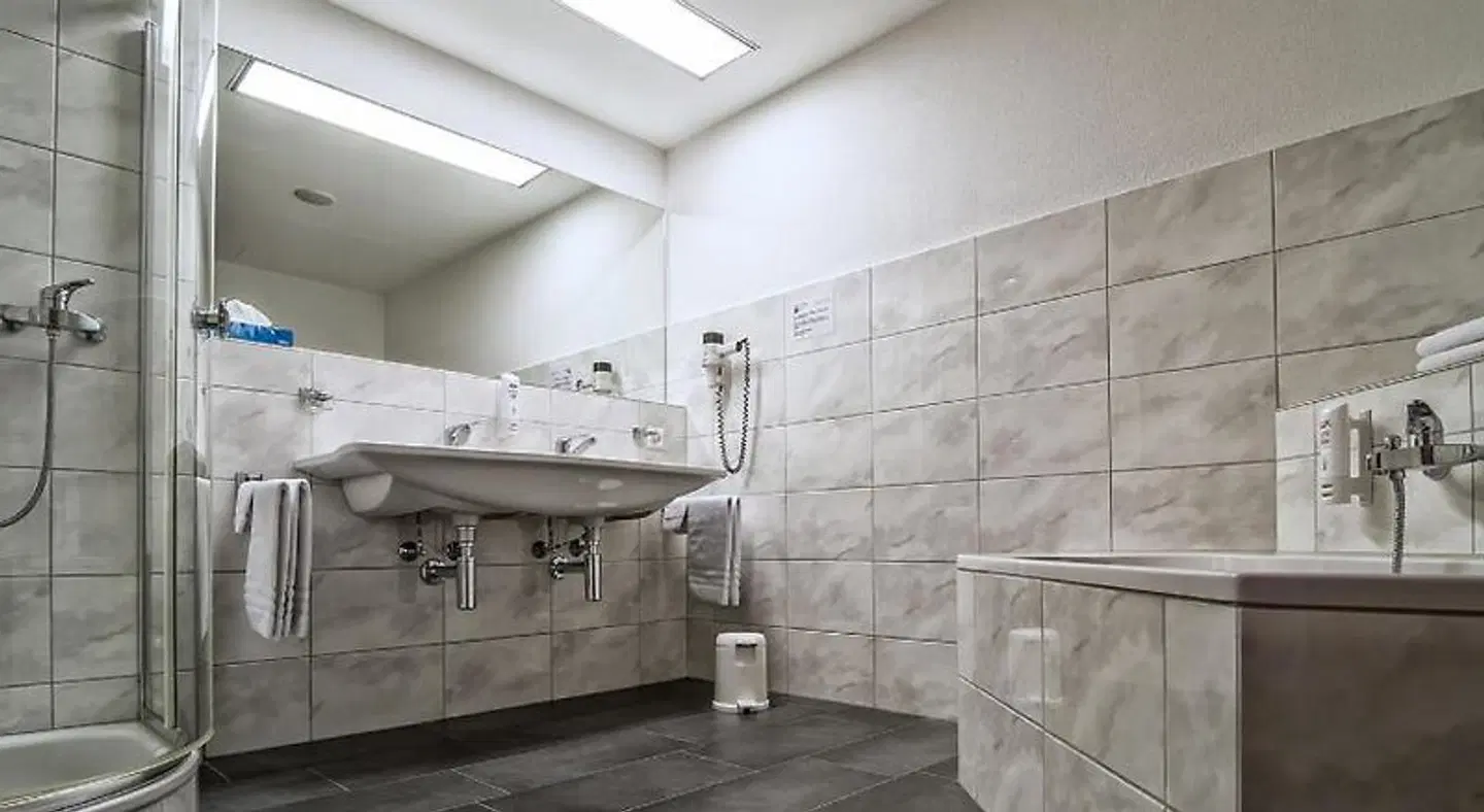 Rössli Tufertschwil Badezimmer
