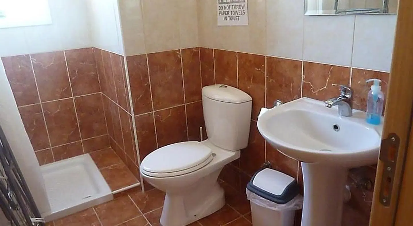Valentinos Apartments Badezimmer