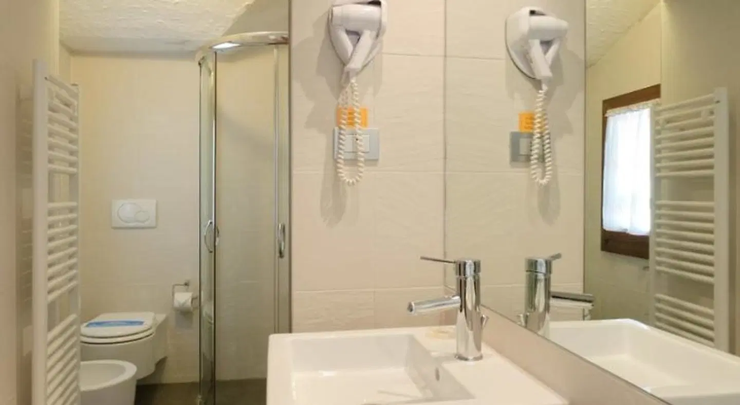 Casa Sembenini Badezimmer