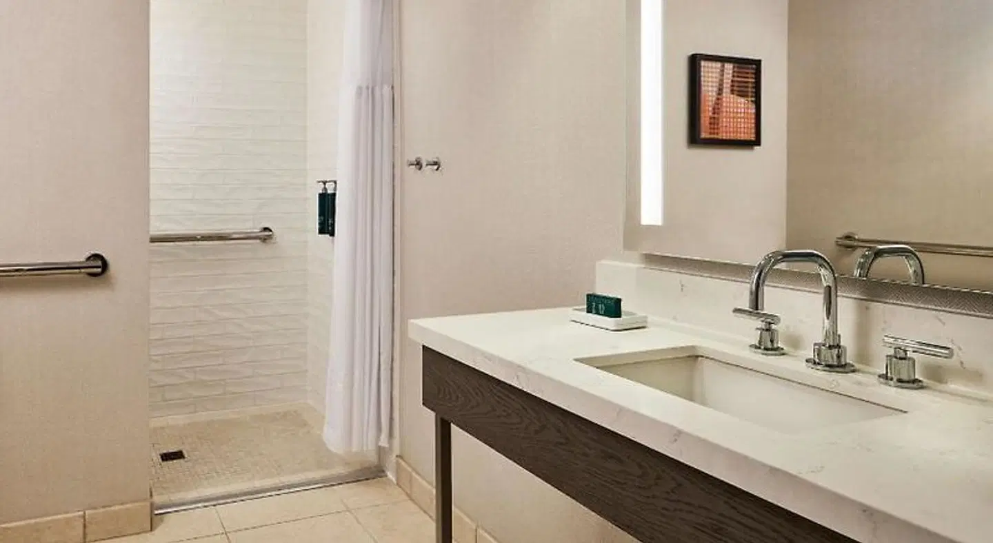 Hilton Kansas City Country Club Plaza Badezimmer
