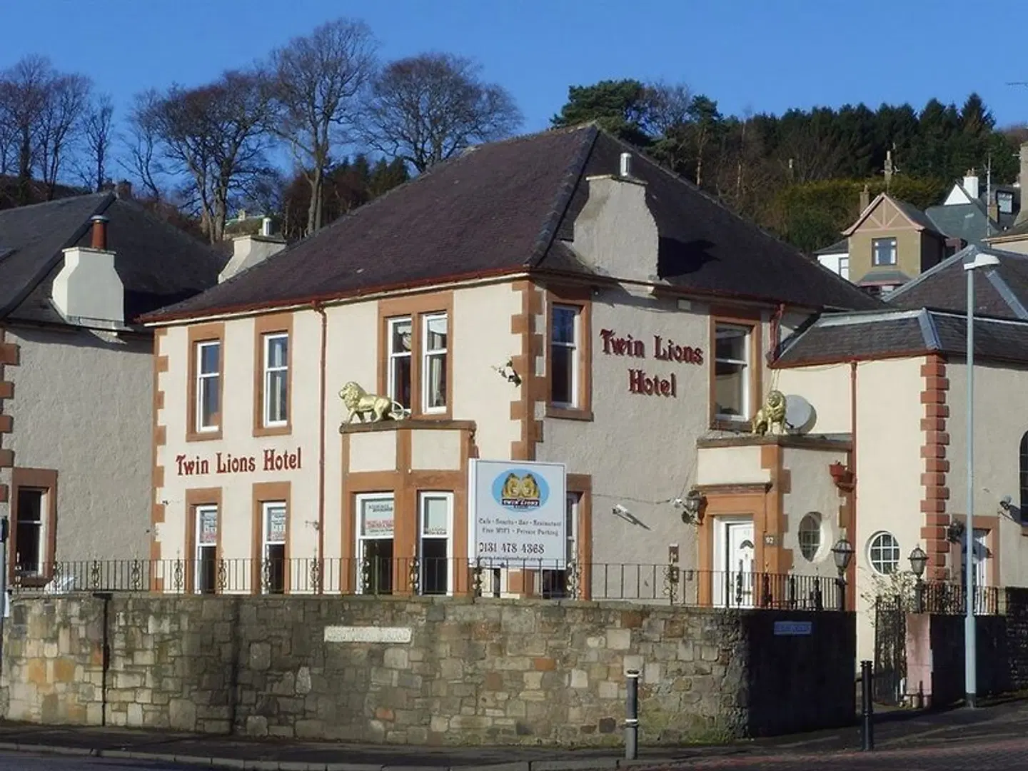 Twin Lions Hotel EXTERIOR