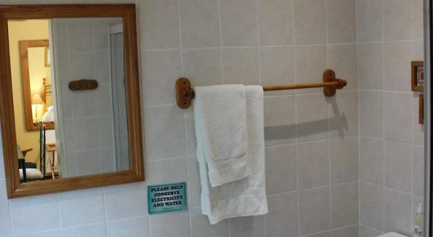 Old Oak Guest House Badezimmer