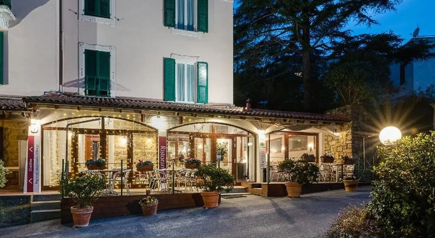 Hotel Ristorante Il Caminetto EXTERIOR