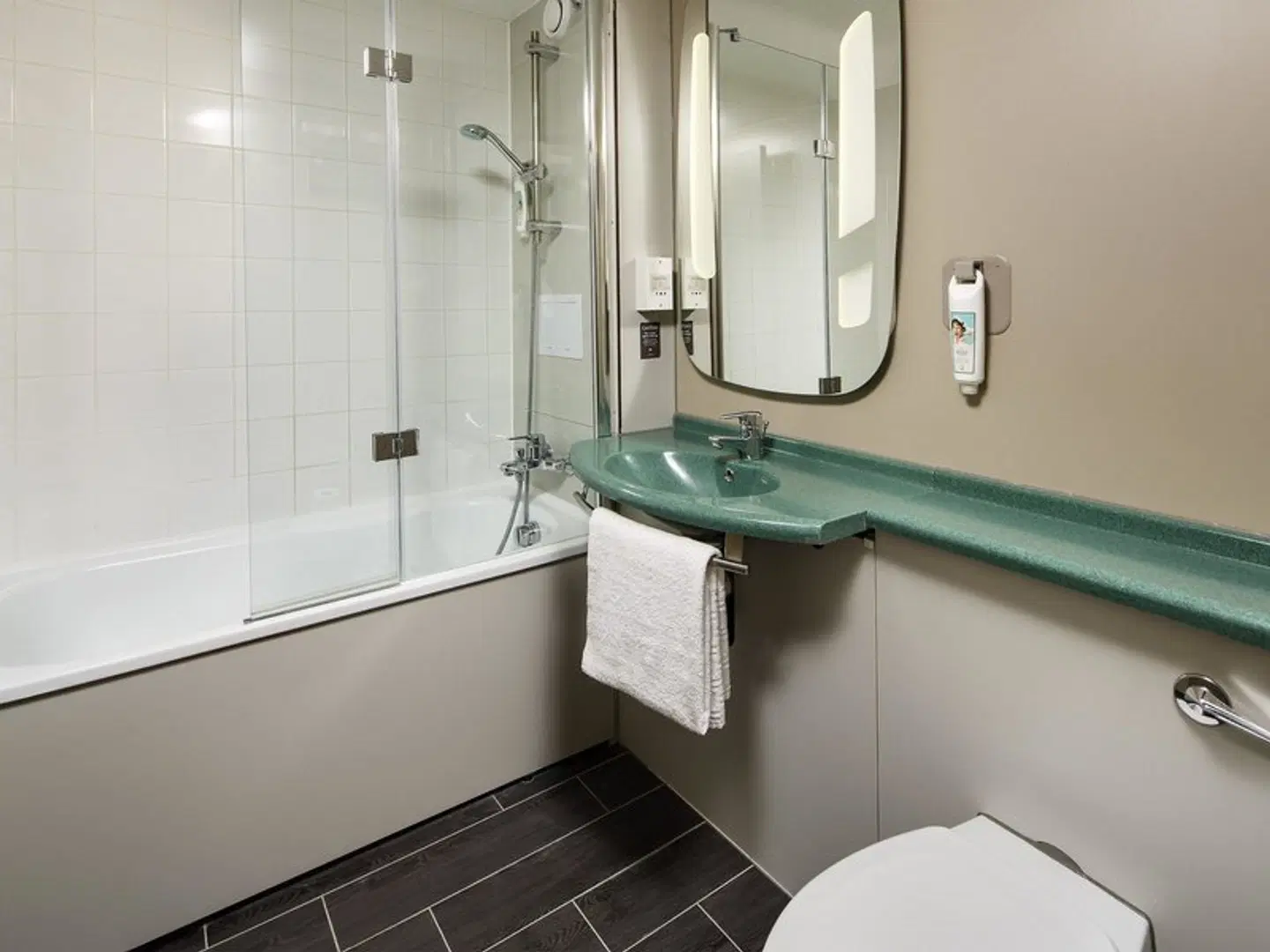 ibis Birmingham Centre Irving Street Badezimmer