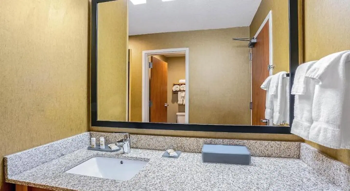 La Quinta Inn & Suites Coeur d' Alene Badezimmer