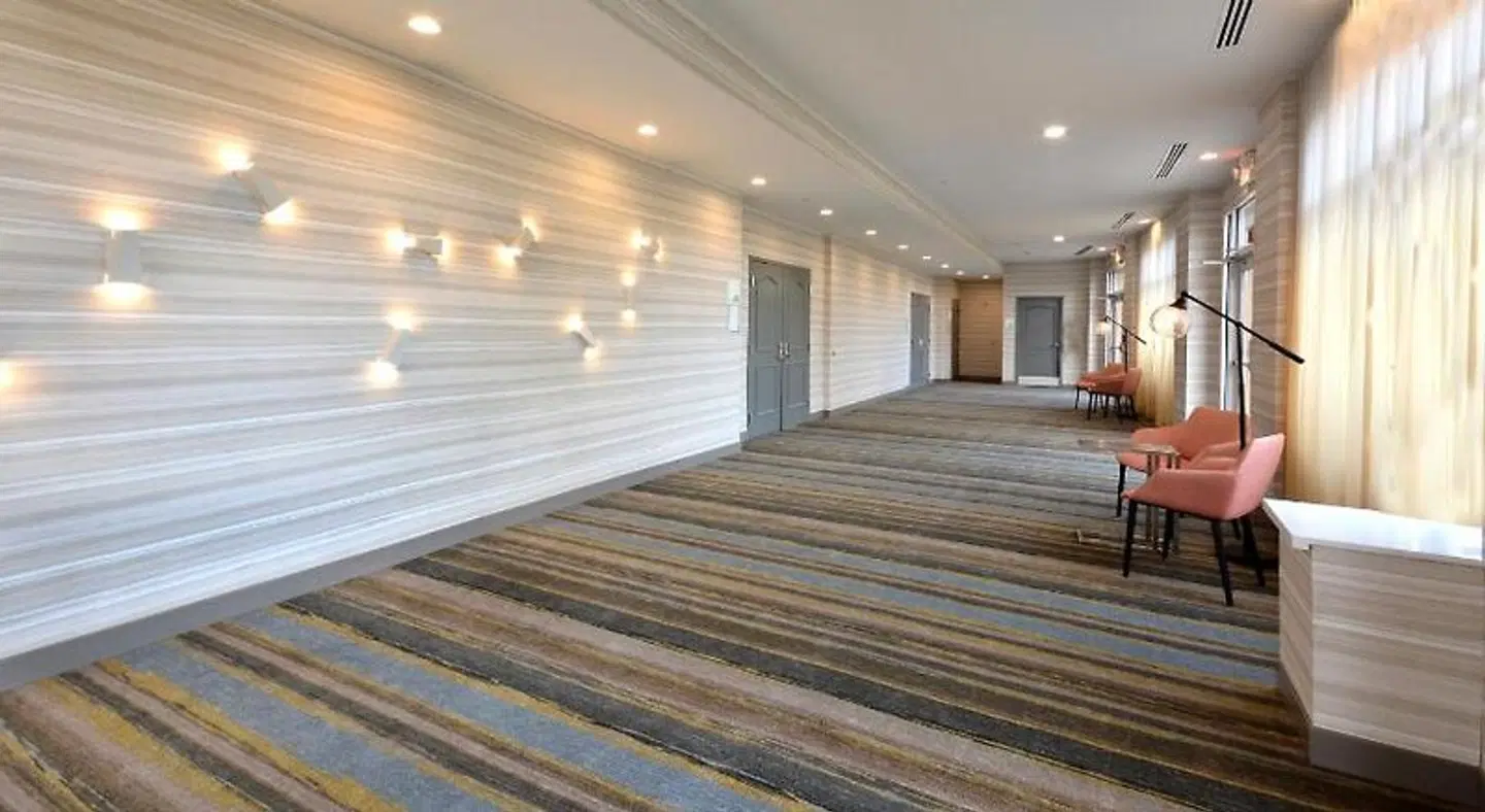 Holiday Inn Raleigh-Durham Airport by IHG LOUNGE_LOBBY