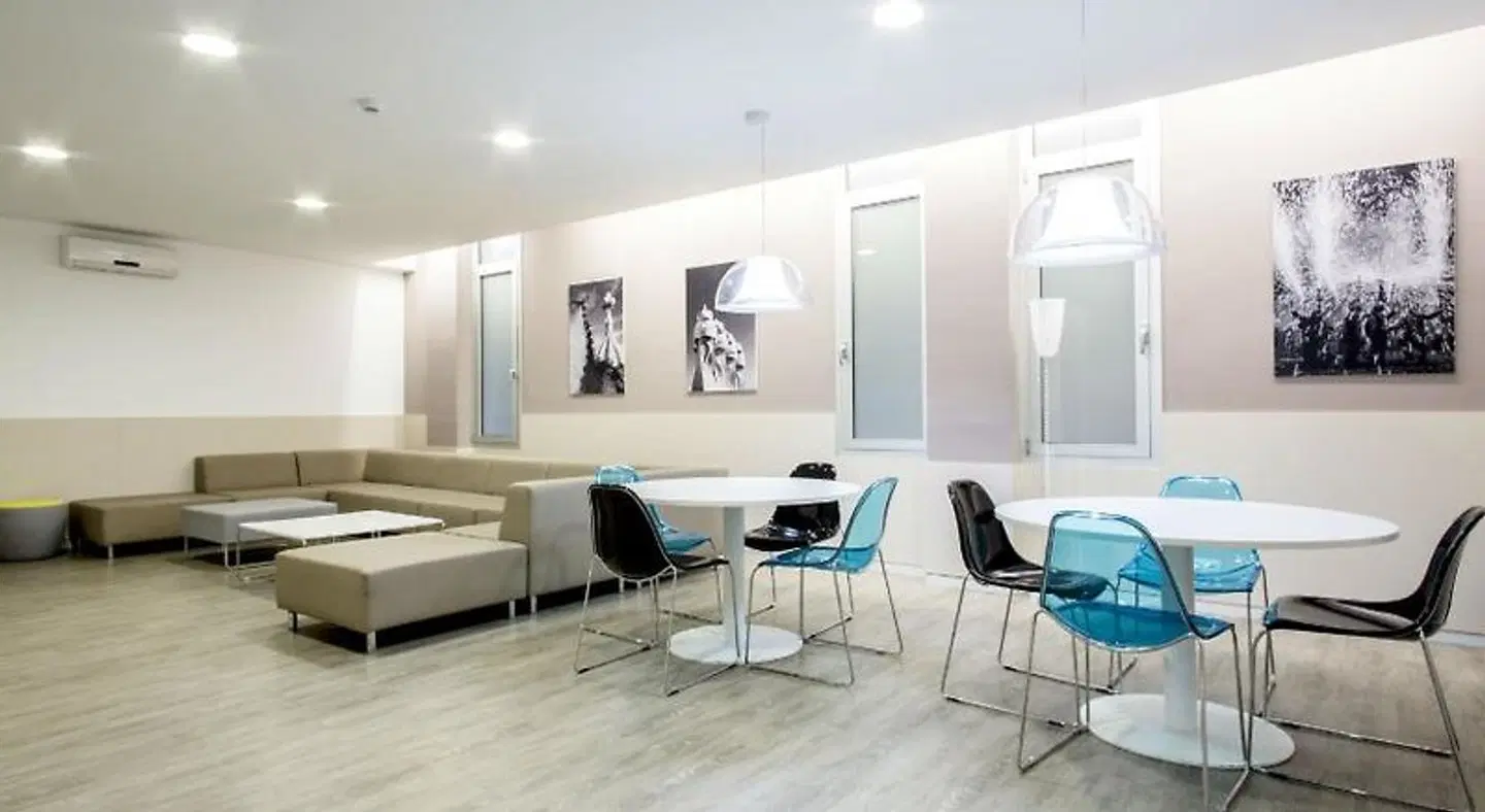 Residencia Lesseps Bar